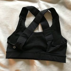 Black lululemon sports bra size 4